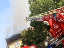 Dachstuhlbrand: Großeinsatz der Feuerwehren in Kirchheim