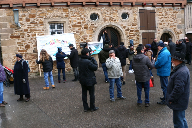 Menschenkette in Kirchheim Teck