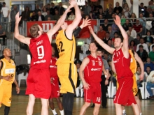 Knights v. webmoebel  baskets Paderborn (97:102) (js) 